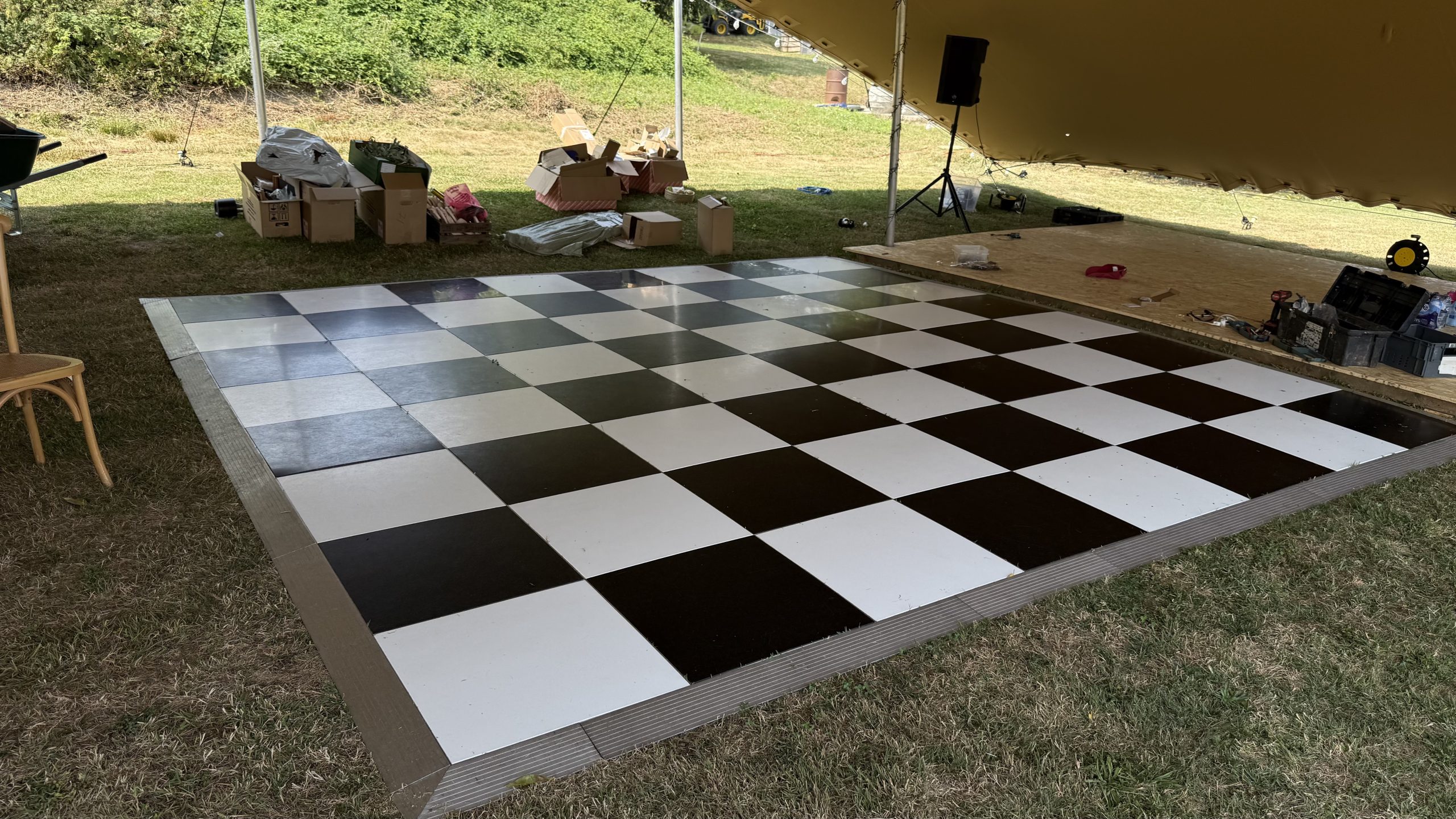 Three Dance Floor Installations in One Friday: A Farm, a Garden and a Hotel Wedding