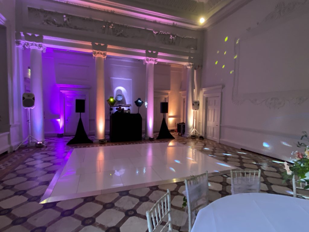 pure white non led dacne floor with DJ setup