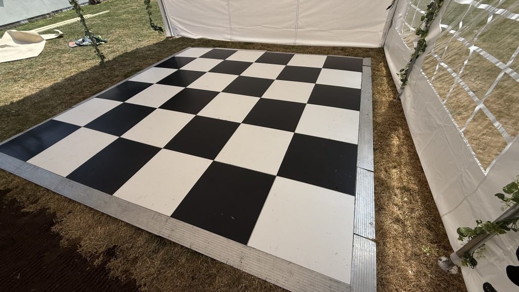 Garden party black and white dancefloor